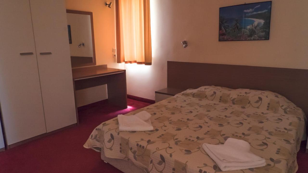 Park Hotel Persey Варна Екстер'єр фото