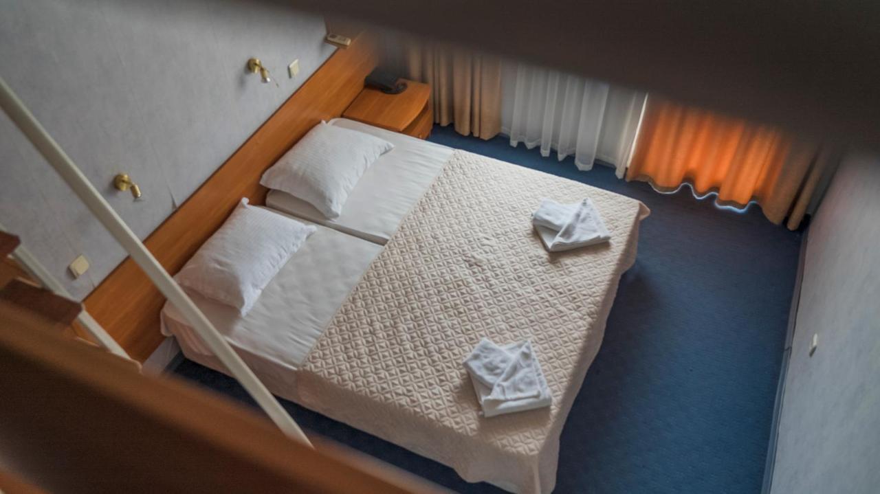 Park Hotel Persey Варна Екстер'єр фото
