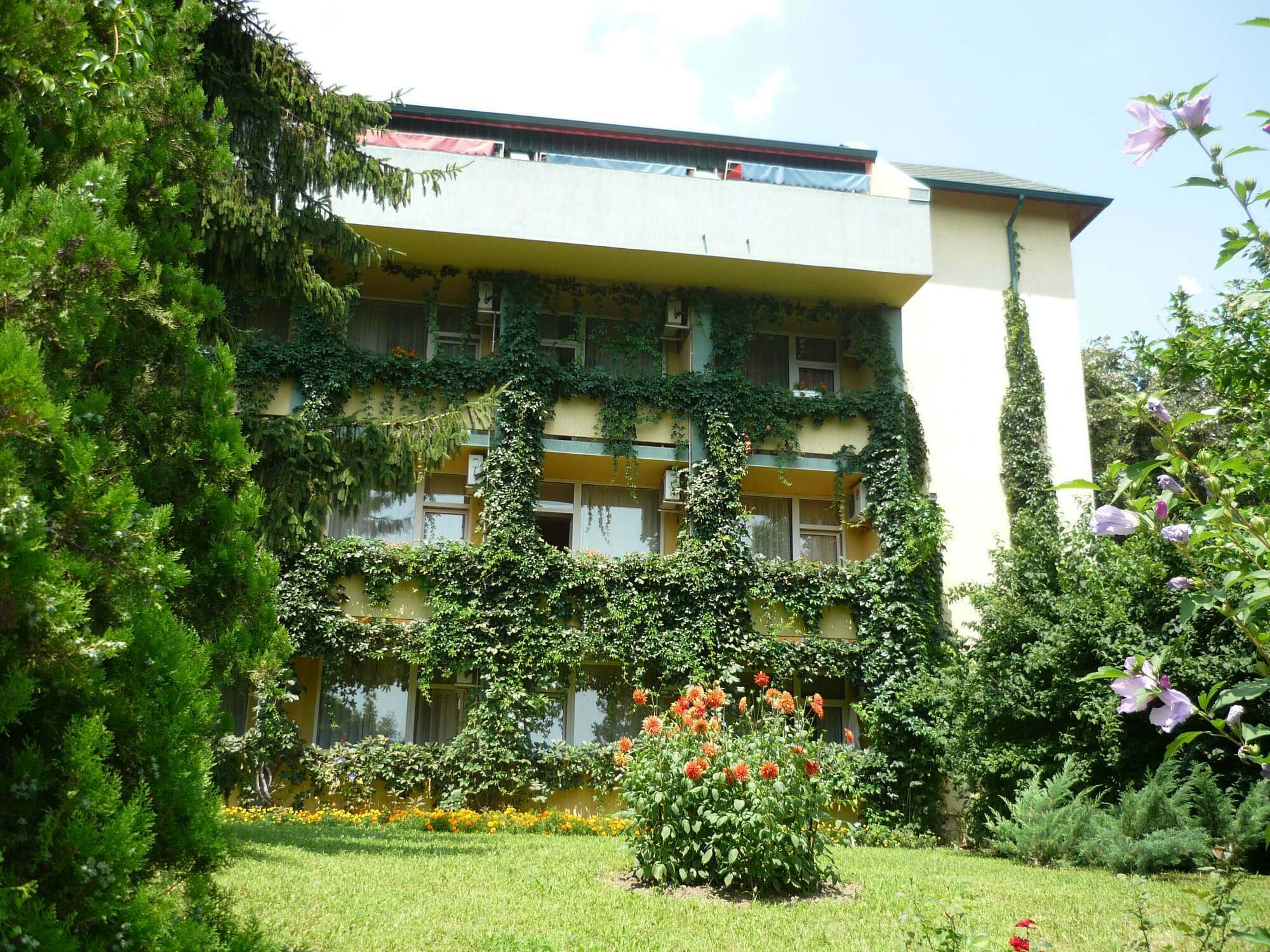 Park Hotel Persey Варна Екстер'єр фото